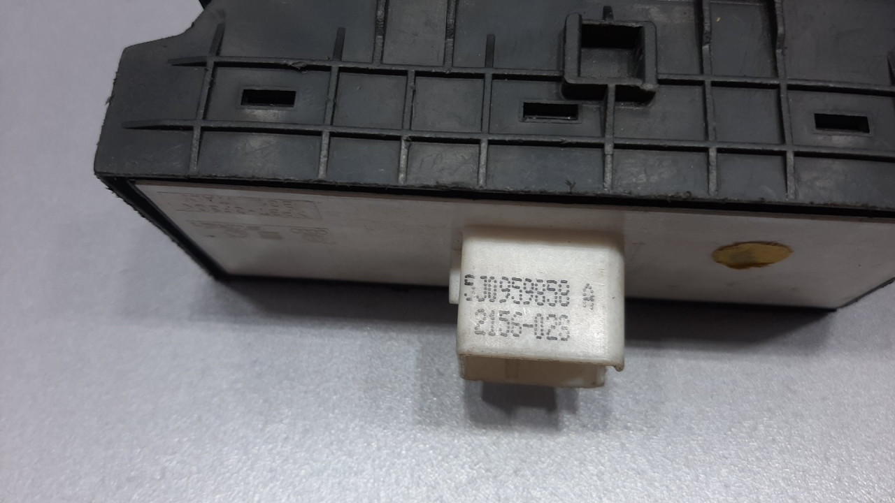 PREKIDACI PROZORA SKODA FABIA > 07-10 5J0959858A