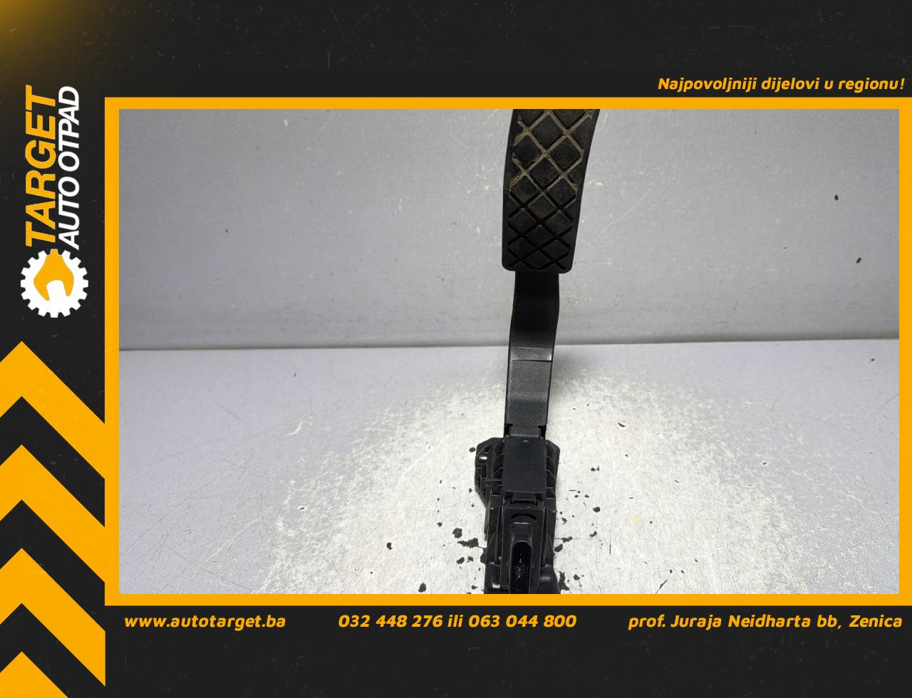 DIJELOVI PAPUCICA GASA AUDI A4 (B9) > 15-18 2.0 8W1723523