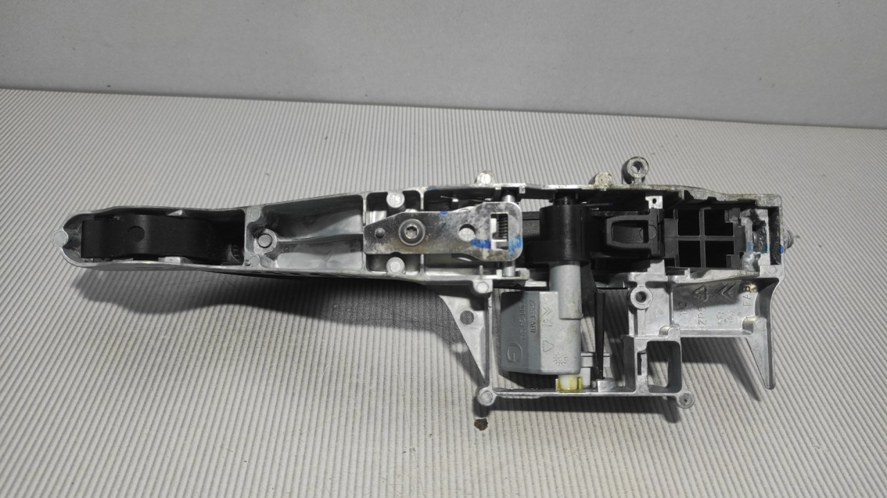 RUCKA VRATA PEUGEOT PARTNER > 08-11 9680503580