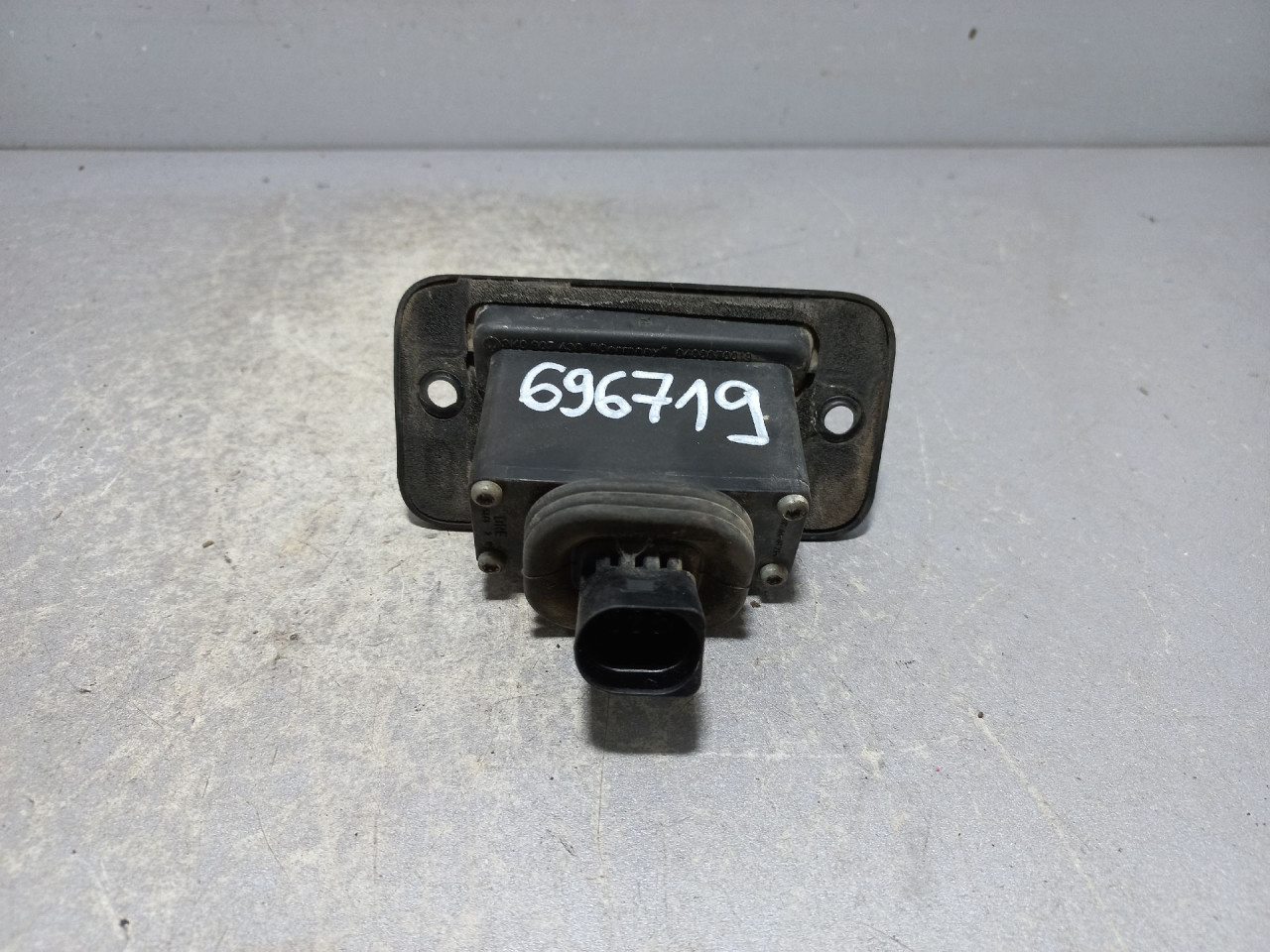 DIJELOVI RUCKA VRATA VW CADDY > 03-10 2K0907438