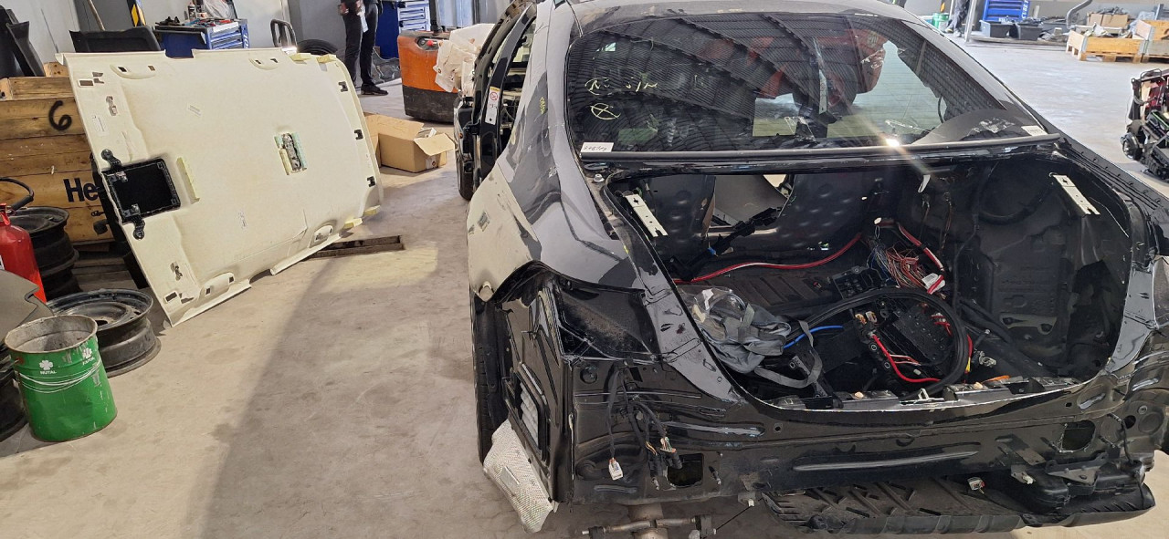DIJELOVI POLUSTRANICA MERCEDES S KLASA (W223/V223) > 20- 3.0