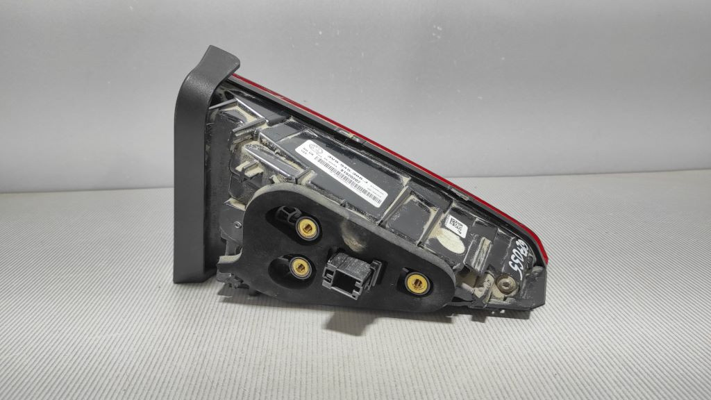 STOP SVJETLO SKODA SUPERB > 19- 3V9945308J