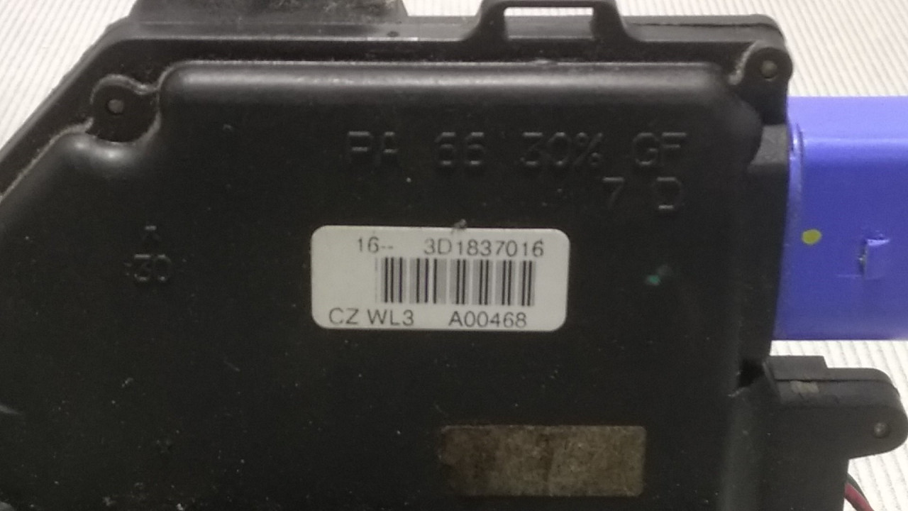 DIJELOVI BRAVA VRATA VW CADDY > 03-10 3D1837016