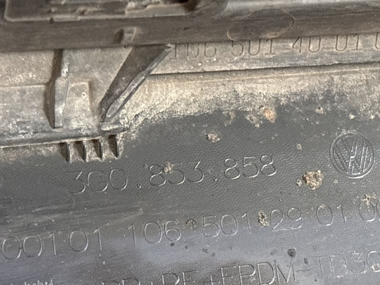 DIJELOVI PRAG VW PASSAT B8 > 14-19 3G0853858