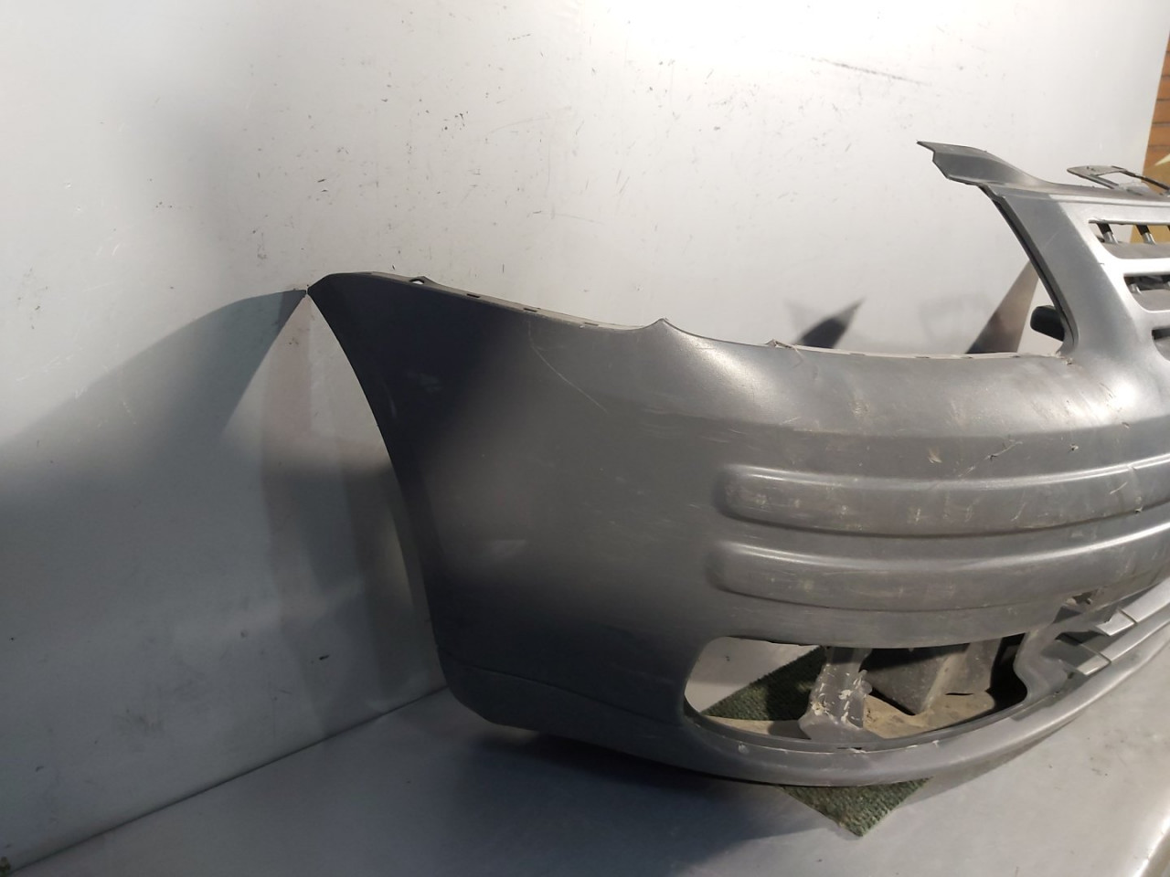 DIJELOVI BRANIK VW CADDY > 03-10 2K0807221