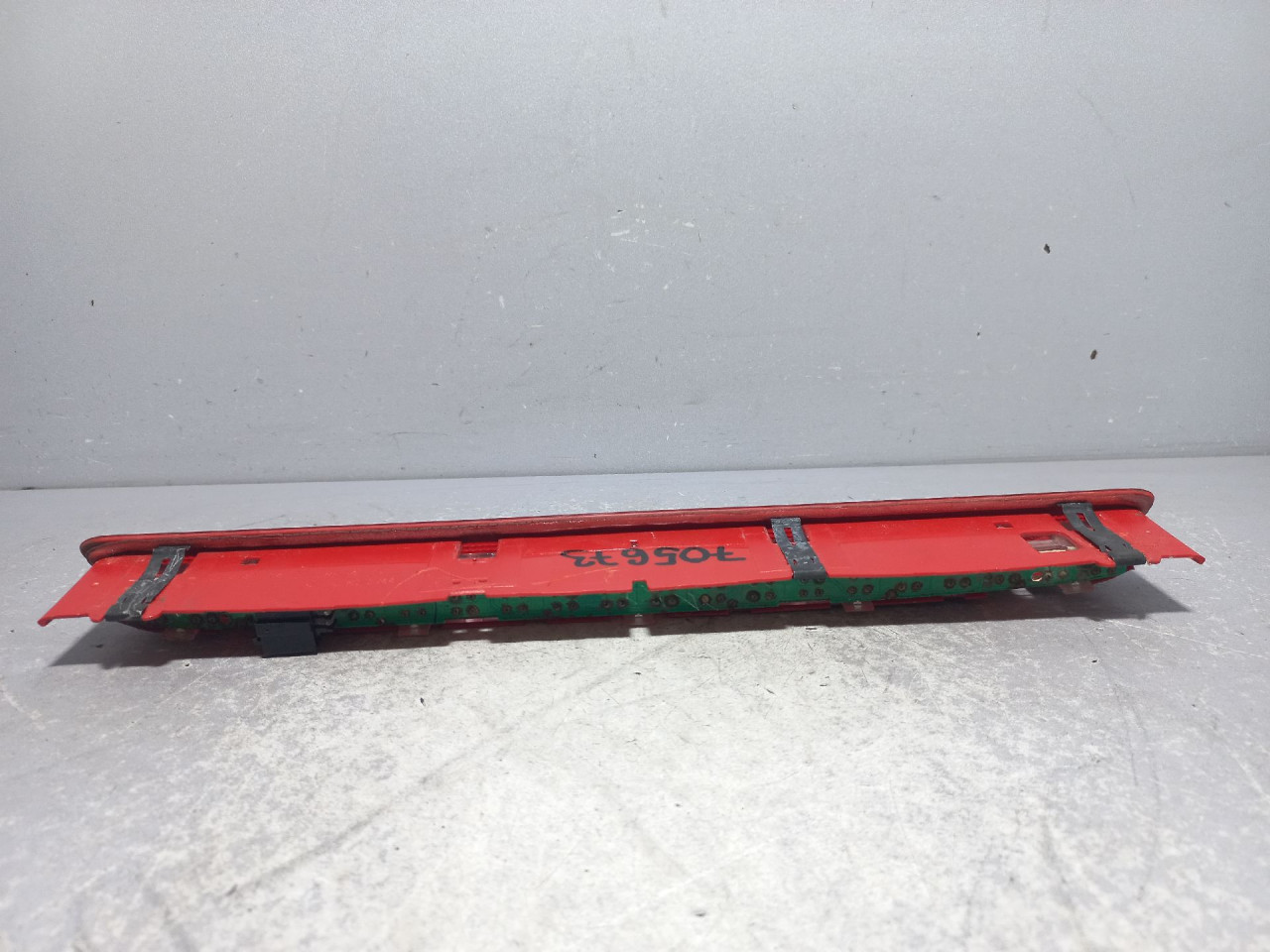 TRECE STOP SVJETLO VW TIGUAN > 11-15 1K6945097G