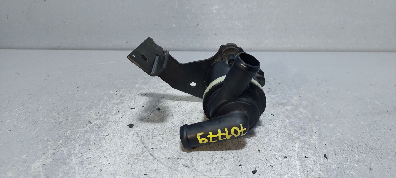 POMOCNA PUMPA VODE AUDI A4 (B8) > 07-11 03L965561A