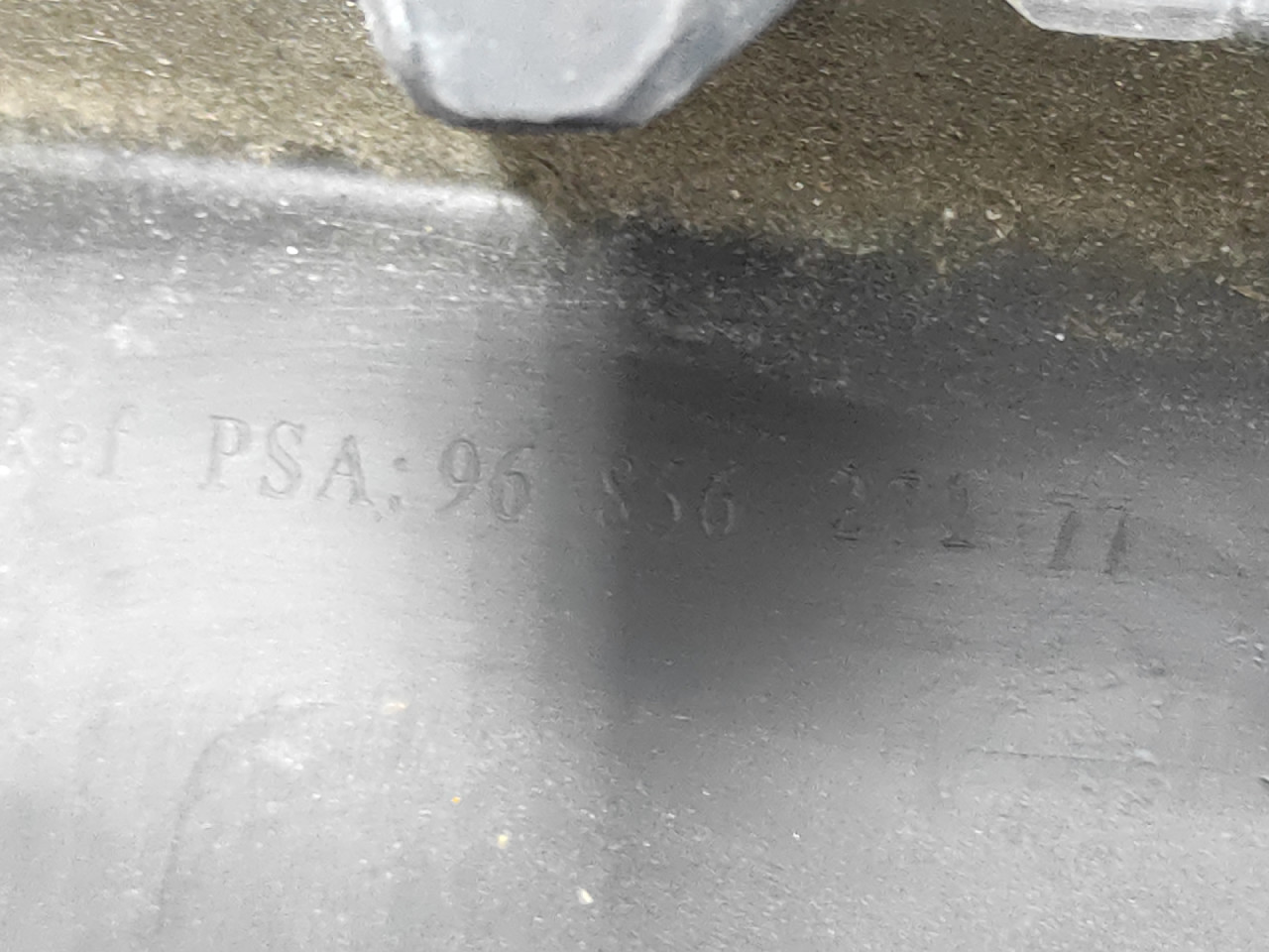 PLASTIKA BRANIKA PEUGEOT 3008 > 09-13 9685627177