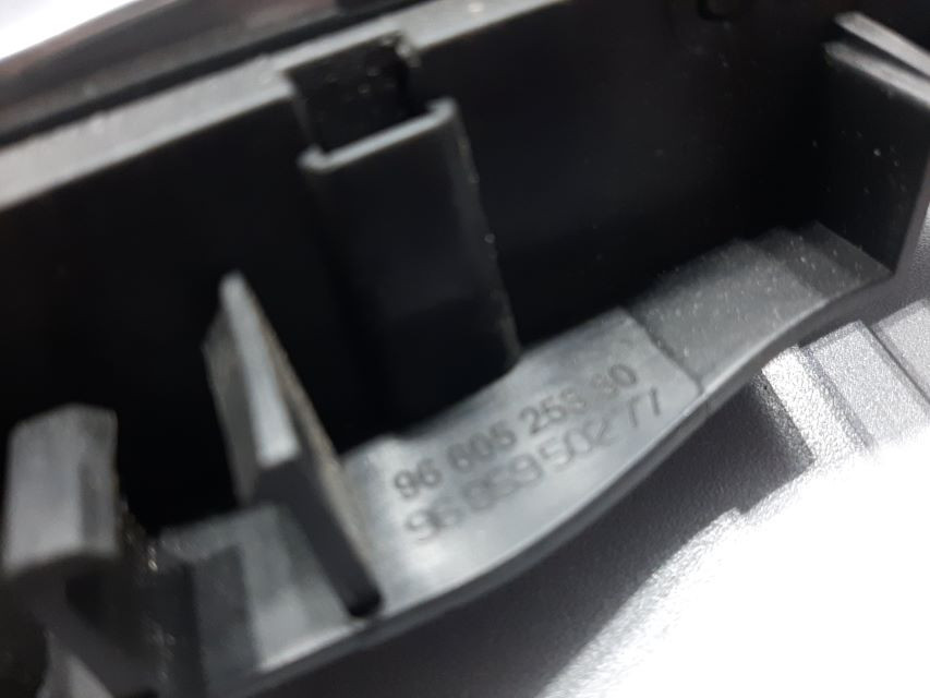UNUTRASNJA RUCKA VRATA PEUGEOT 308 > 11-13 9660525380