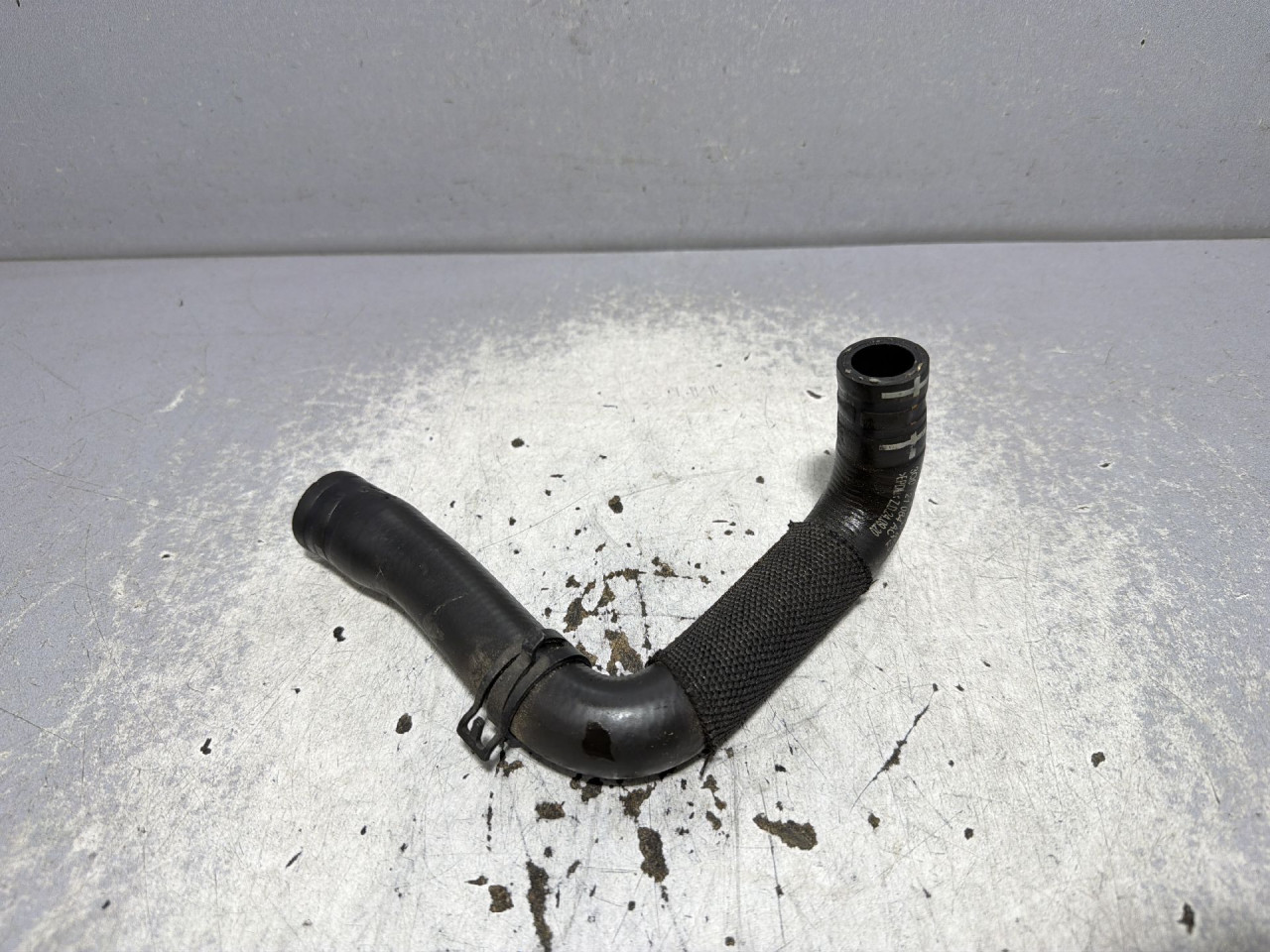 DIJELOVI CRIJEVO AUDI Q3 > 18- 2.0 3Q0121064AC