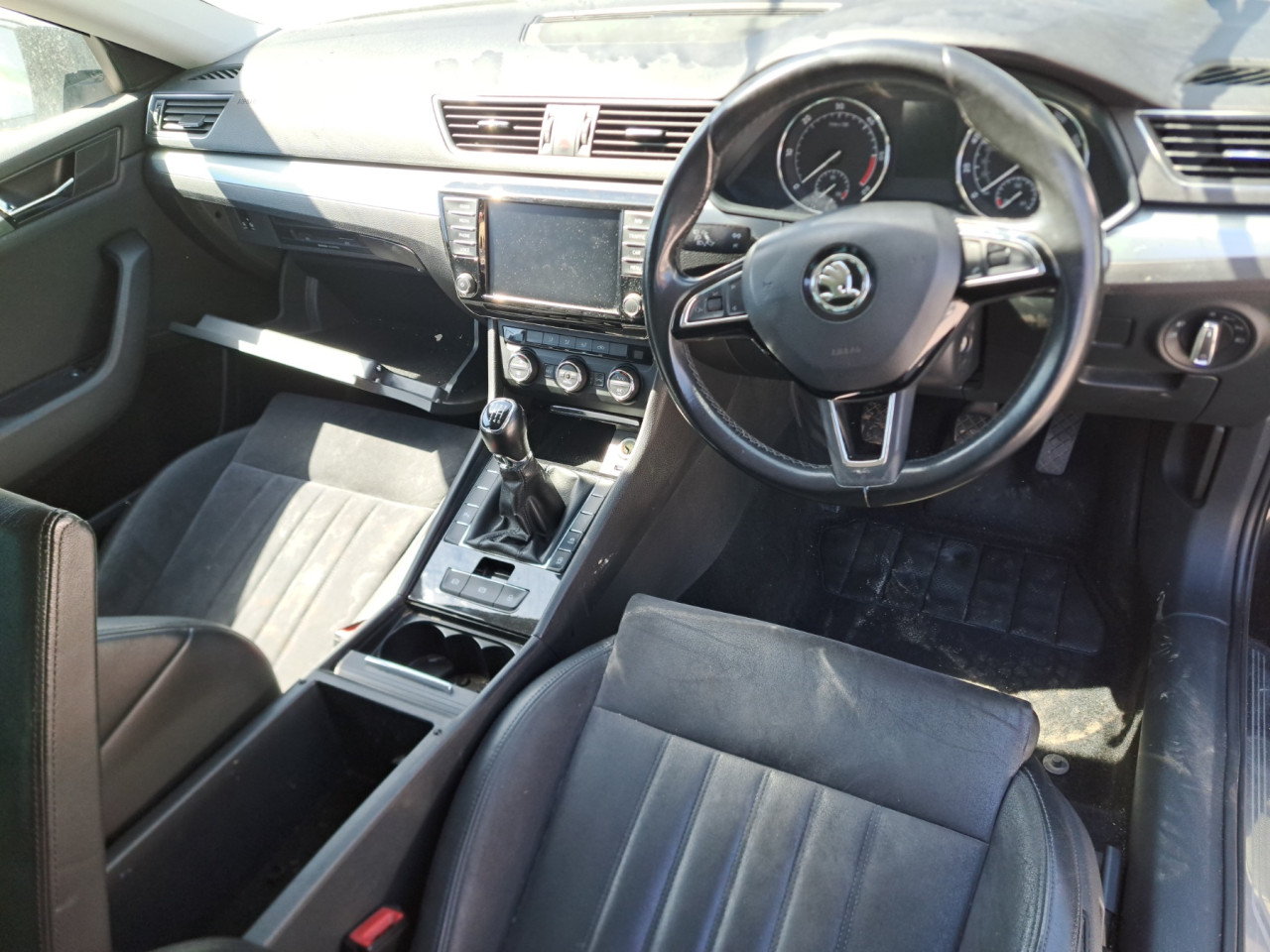 DIJELOVI SKODA SUPERB 2.0 DIZEL 2017. MJENJAC MOTOR CRLB