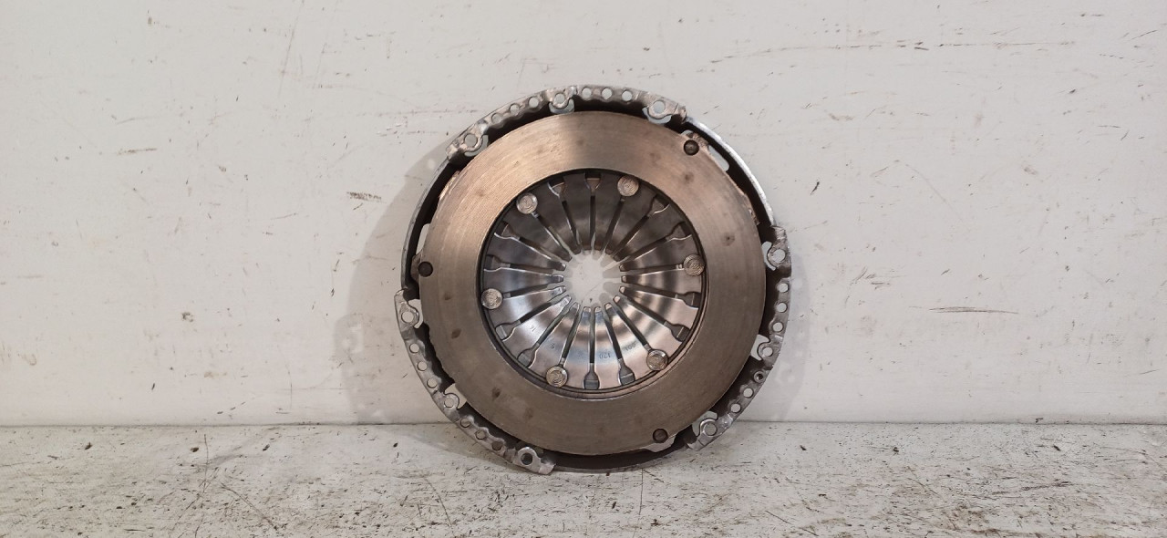 DIJELOVI KORPA VW GOLF 7 > 12-16 04E141026A