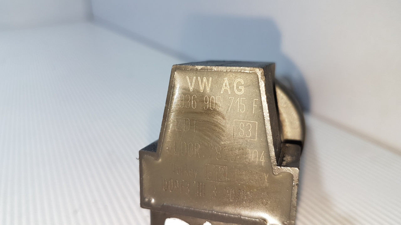 DIJELOVI BOMBINA VW GOLF 5 > 03-08 036905715F