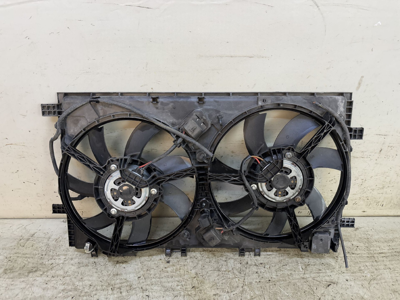DIJELOVI NOSAC VENTILATORA OPEL INSIGNIA > 09-13 2.0 13223018