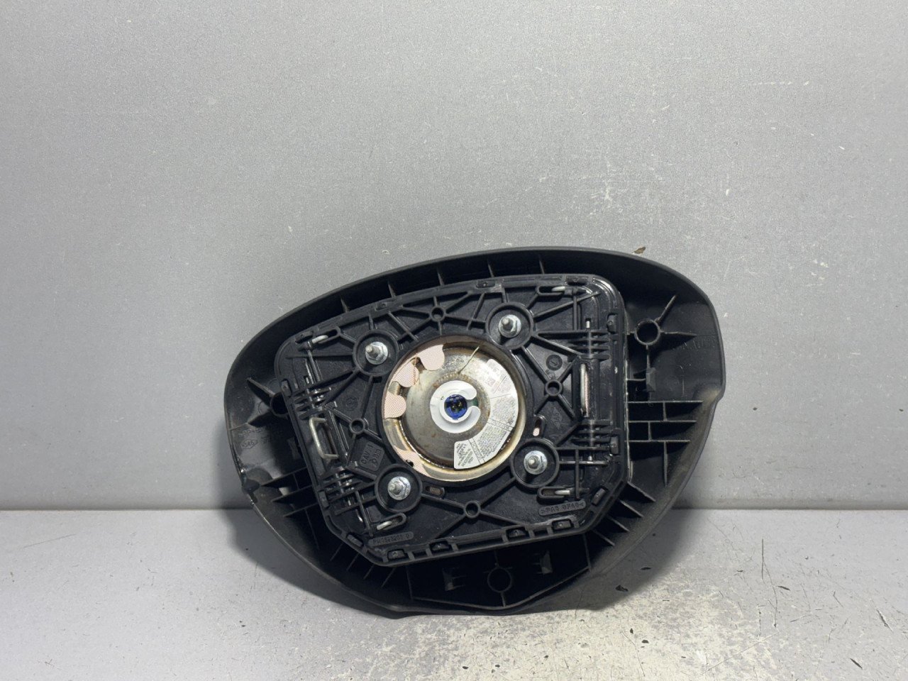 DIJELOVI AIRBAG VOLANA DACIA DUSTER > 10-13 985102237R
