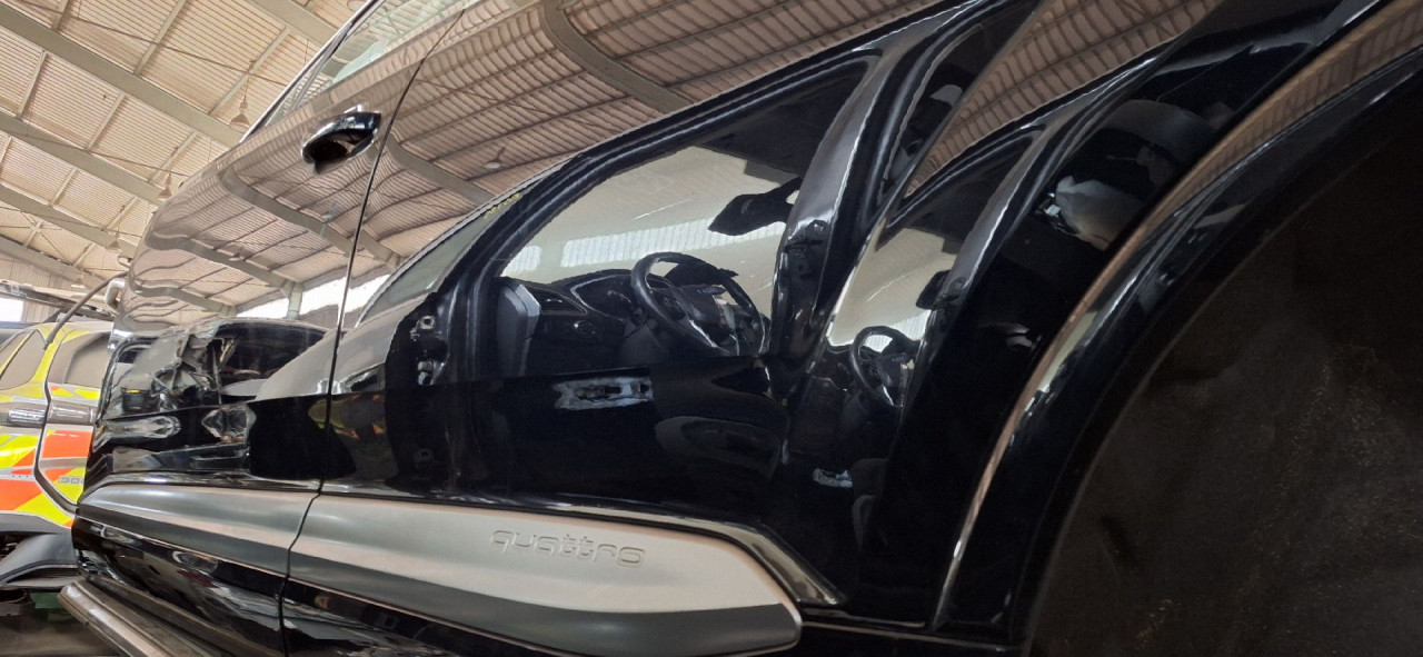 DIJELOVI VRATA AUDI Q7 (4M) > 15-19 3.0 4M0833051E