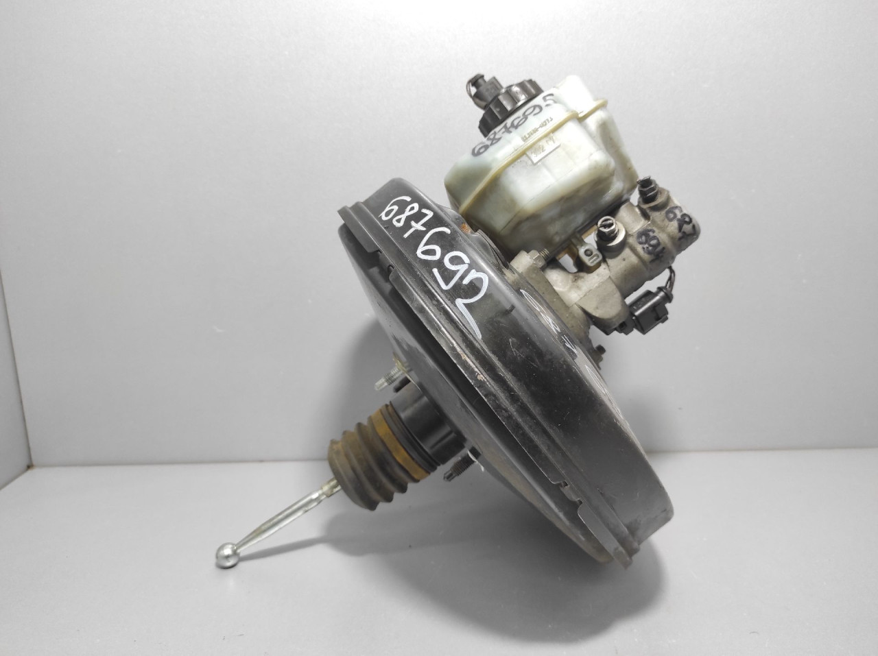 KOCIONI DOBOS VW PASSAT B6 > 05-10 3C1614105AH