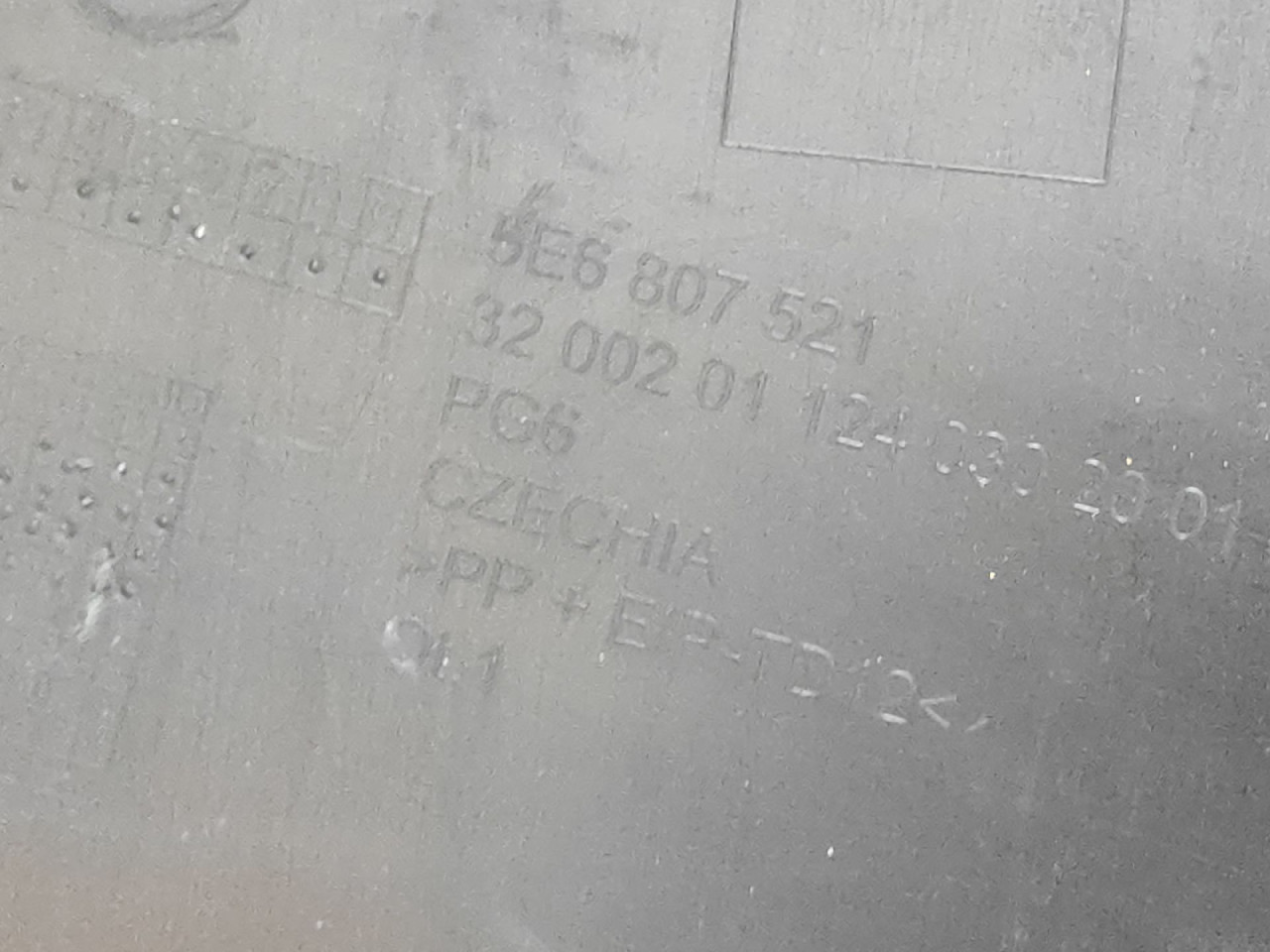 DIJELOVI SPOJLER SKODA OCTAVIA > 19- 5E6807521