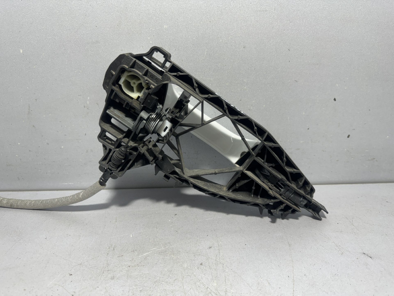DIJELOVI RUCKA VRATA AUDI A6 4K > 18- 4N0837811B