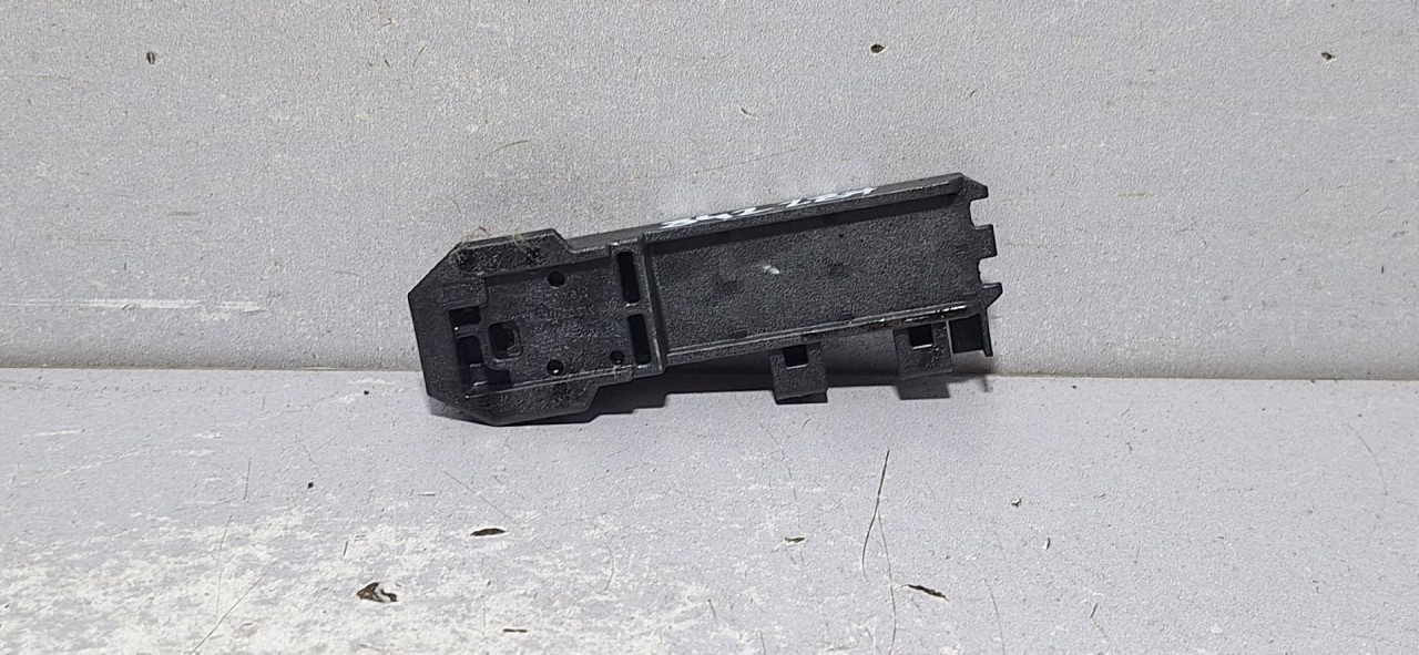 DIJELOVI ANTENA AUDI Q5 (FY) > 17 - 20  80A907247A