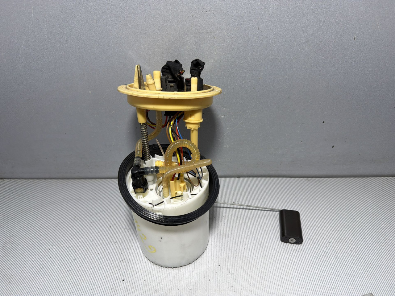 PUMPA GORIVA U REZERVOARU AUDI A3 (8V1/8VA) > 12-16 5Q0919050P