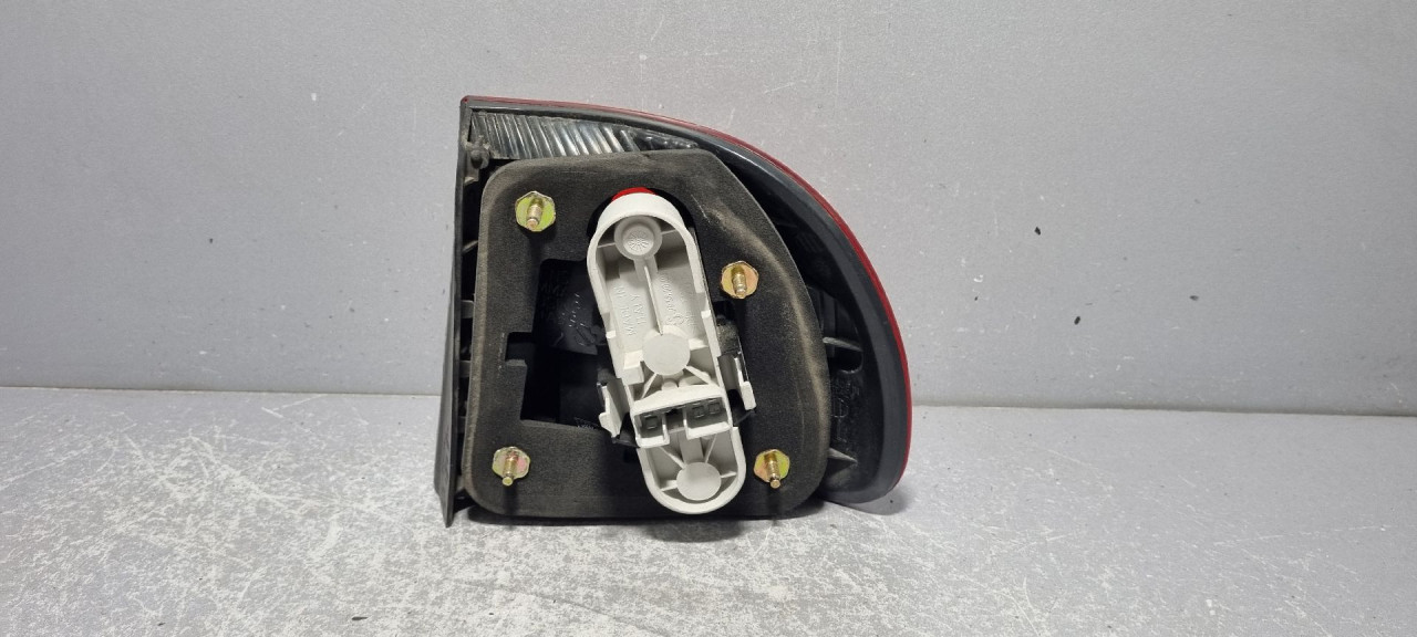 DIJELOVI STOP SVJETLO VOLVO S40/V40 > 00-02 30887333