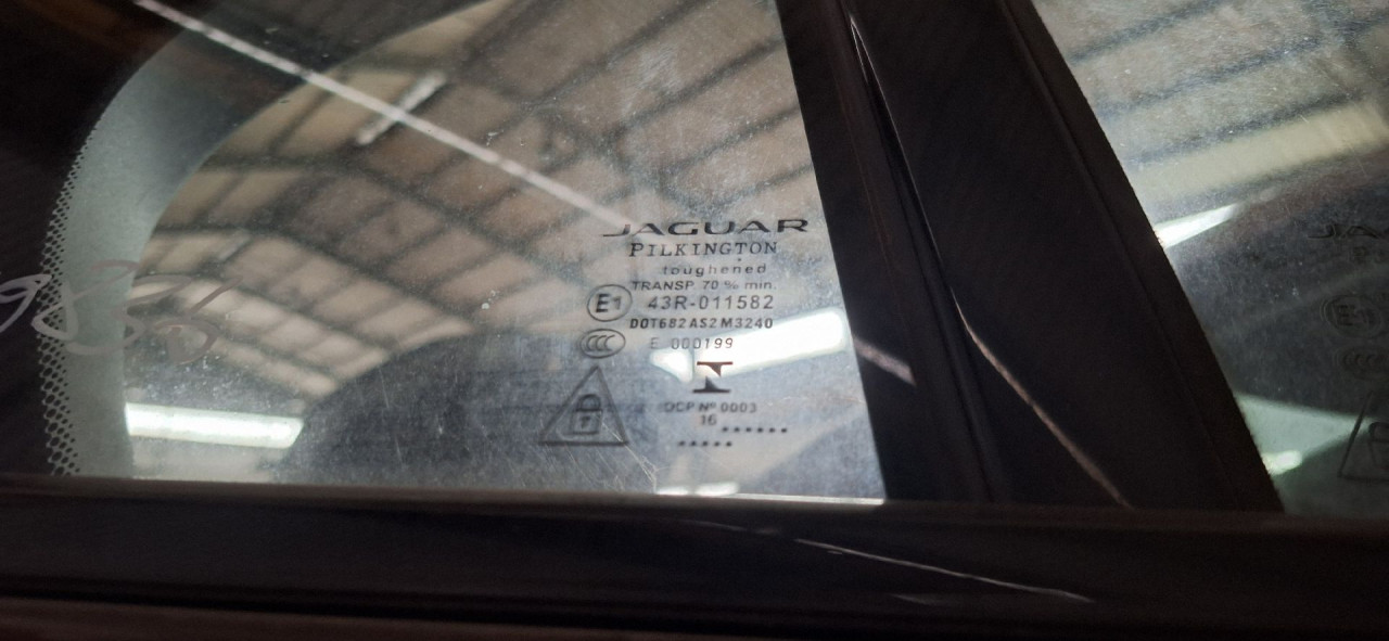 DIJELOVI STAKLO JAGUAR XE (X760) > 15 -  2.0