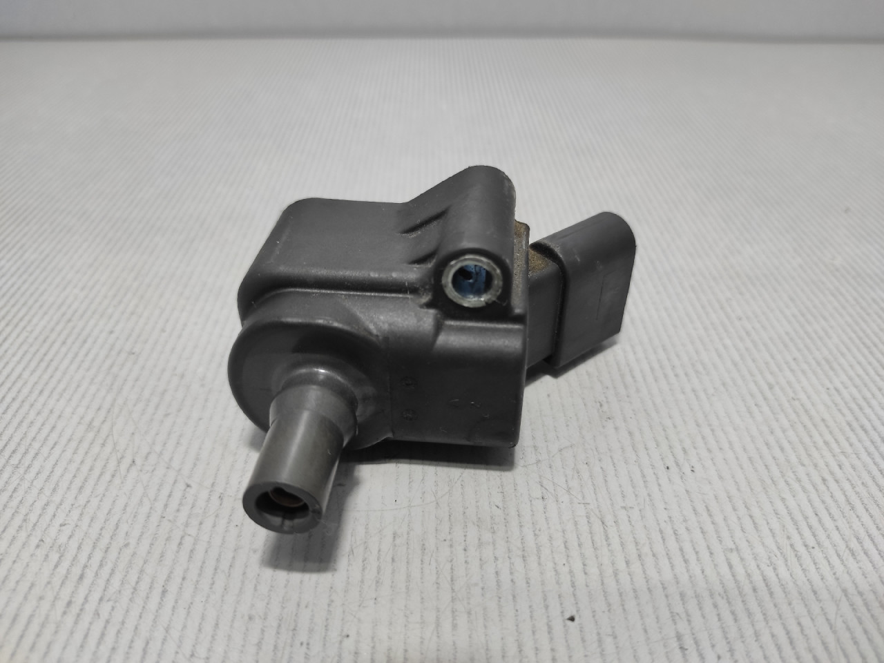 DIJELOVI BOMBINA VW GOLF 7 > 12-16 04E905110E