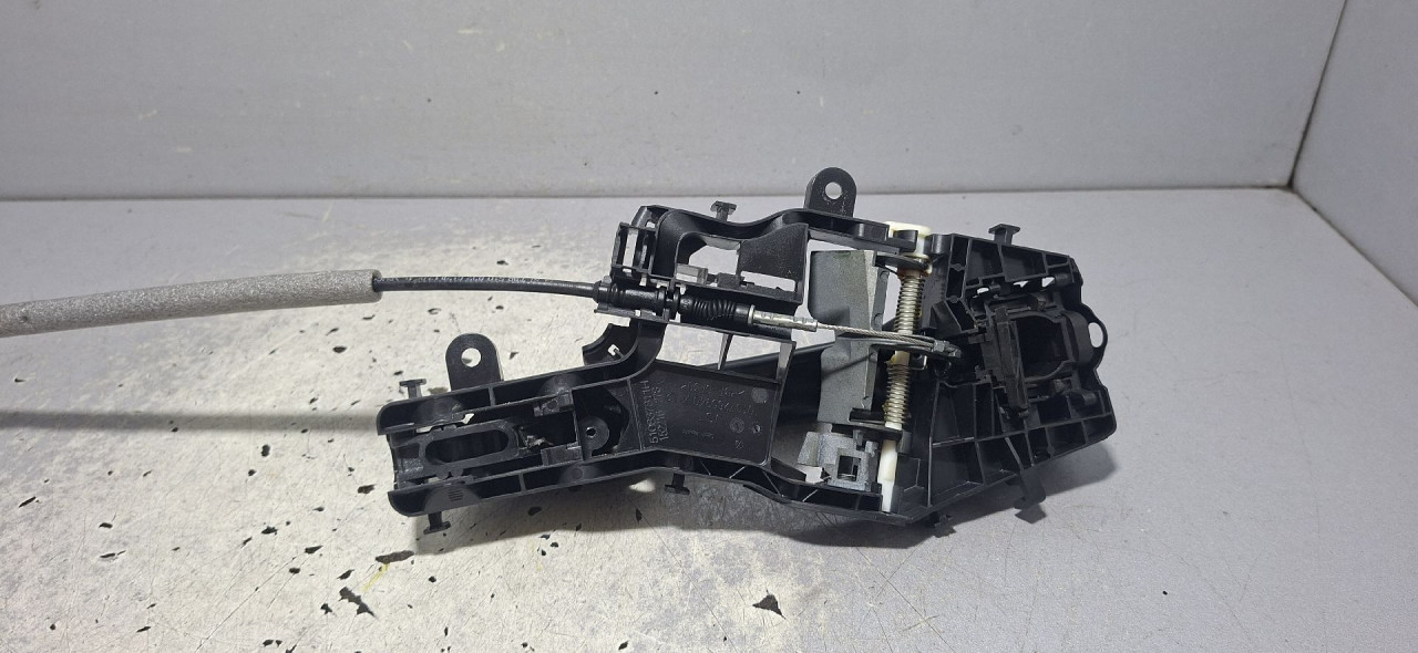 DIJELOVI RUCKA VRATA VW TIGUAN > 16-20 2.0 510837811H