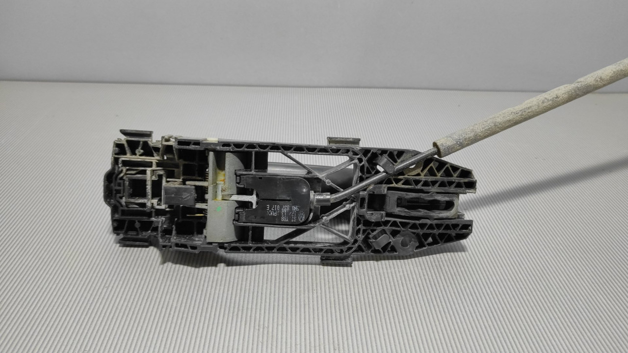 DIJELOVI RUCKA VRATA VW AMAROK > 11-16 5N0839885H
