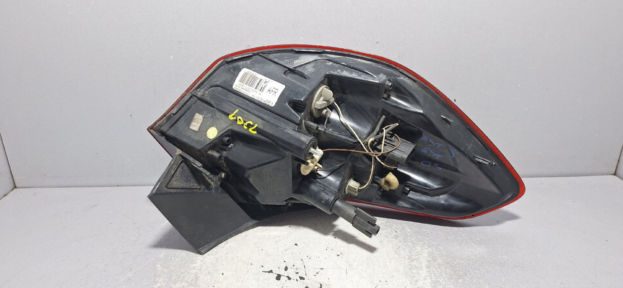 DIJELOVI STOP SVJETLO OPEL ASTRA J > 12-15 13314051