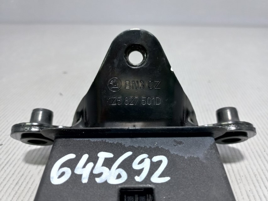 BRAVA GEPEKA SKODA OCTAVIA > 04-08 1Z5827501D