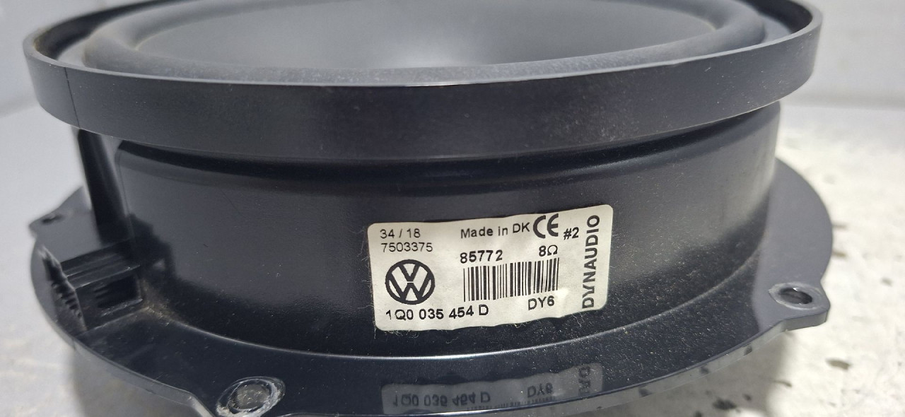 DIJELOVI ZVUCNIK VW PASSAT B8 > 14-19 2.0 1Q0035454D