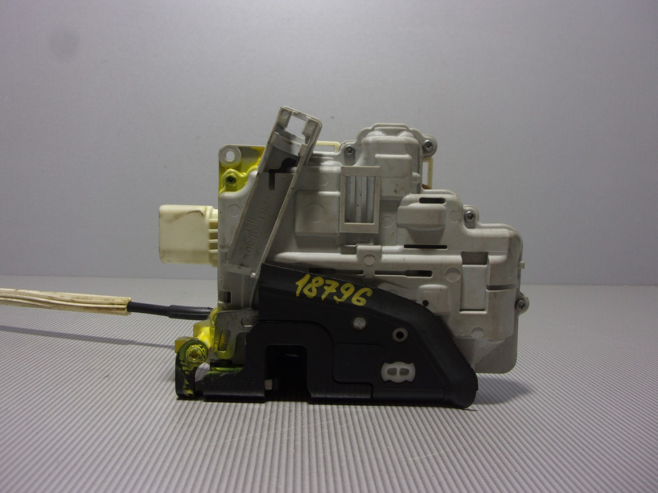 BRAVA VRATA VW PASSAT B6 > 05-10 VW054034 3C1837016A