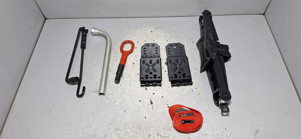 DIJELOVI SET REZERVNE GUME VW TIGUAN > 16-20 2.0
