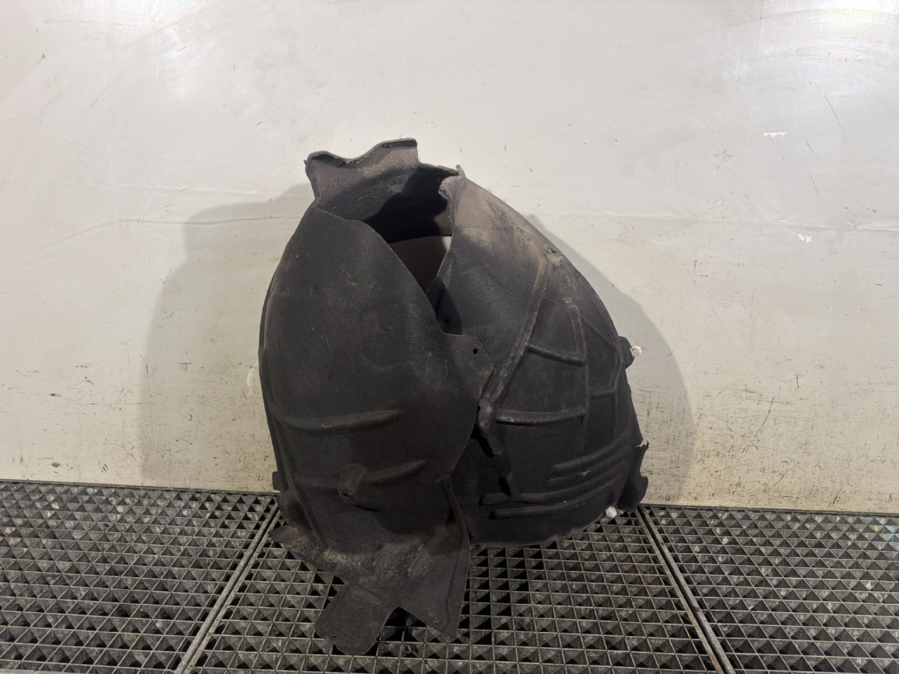 DIJELOVI UNUTRASNJI BLATOBRAN AUDI A6 4K > 18- 4K0821171K