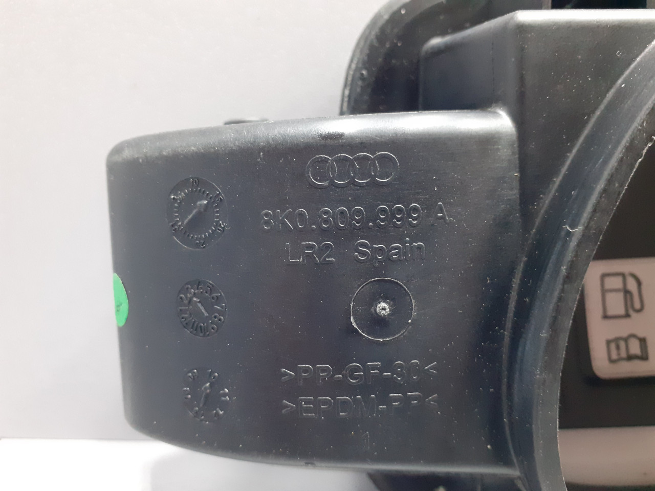 POKLOPAC REZERVOARA AUDI A4 (B8) > 07-11 8K0809999A