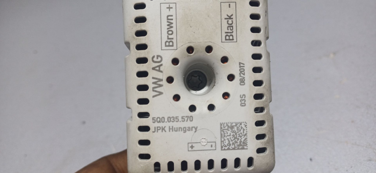 DIJELOVI ANTENA SKODA SUPERB > 15-19 5Q0035570