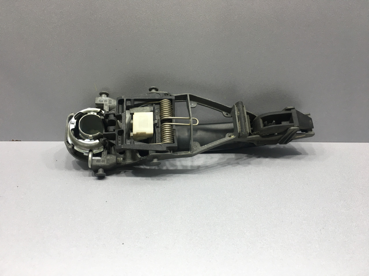 DIJELOVI RUCKA VRATA VW GOLF 5 > 03-08 1K0837886A
