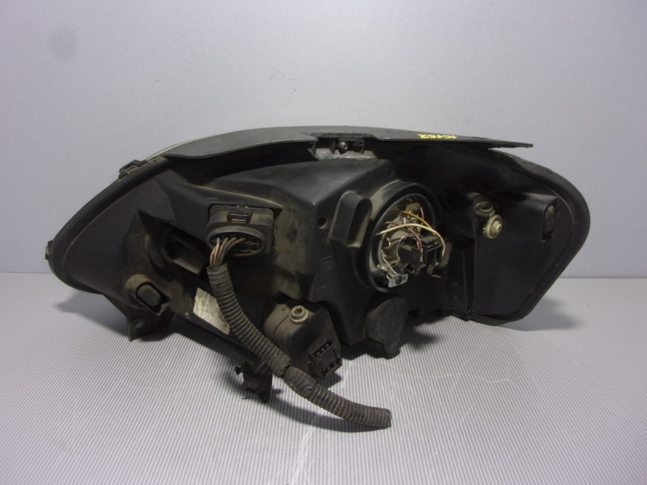 DIJELOVI FAR VW FOX > 04-09 VW330014