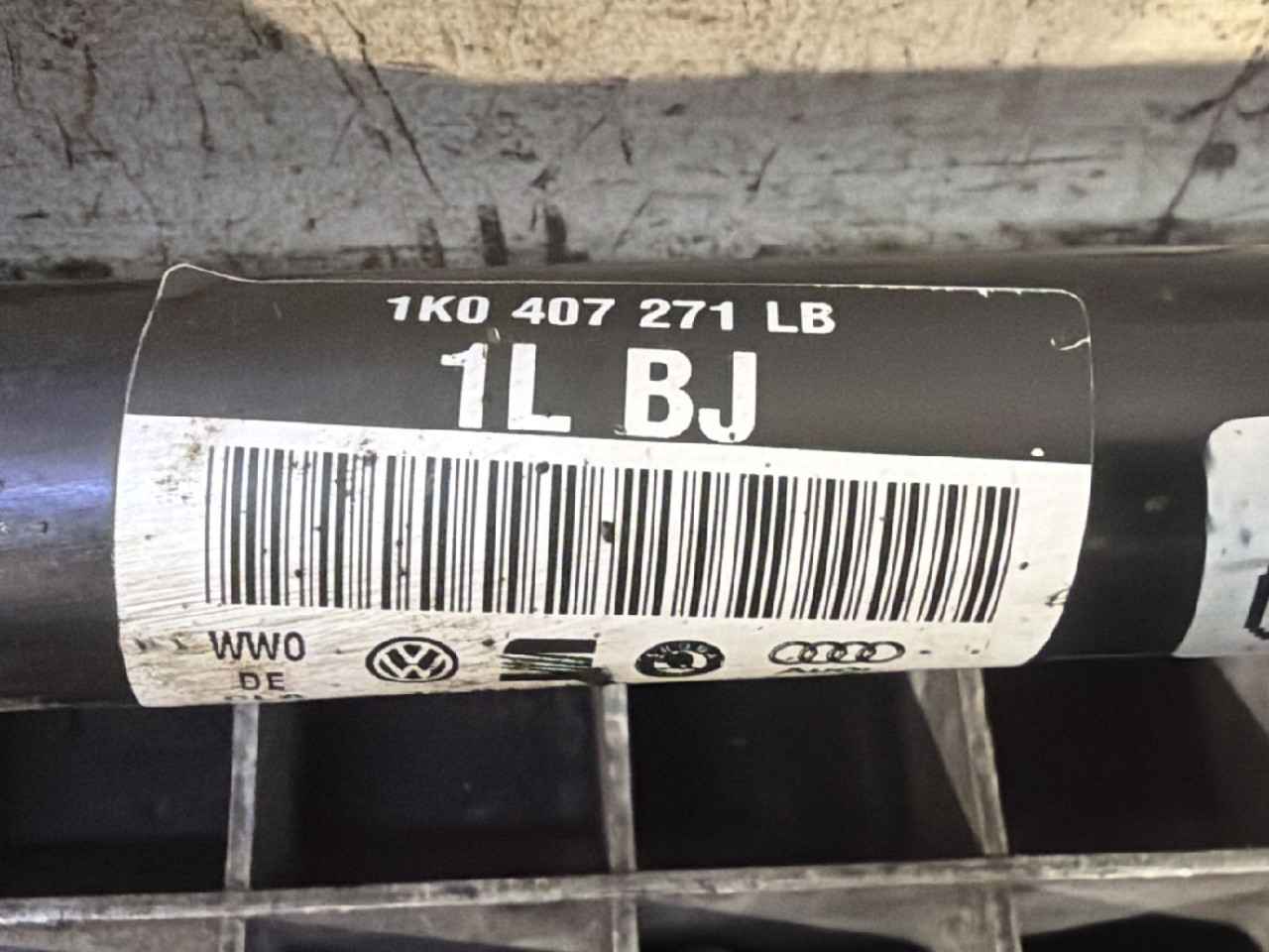 DIJELOVI POLUOSOVINA VW PASSAT B7 > 10-14 1.6 1K0407271LB