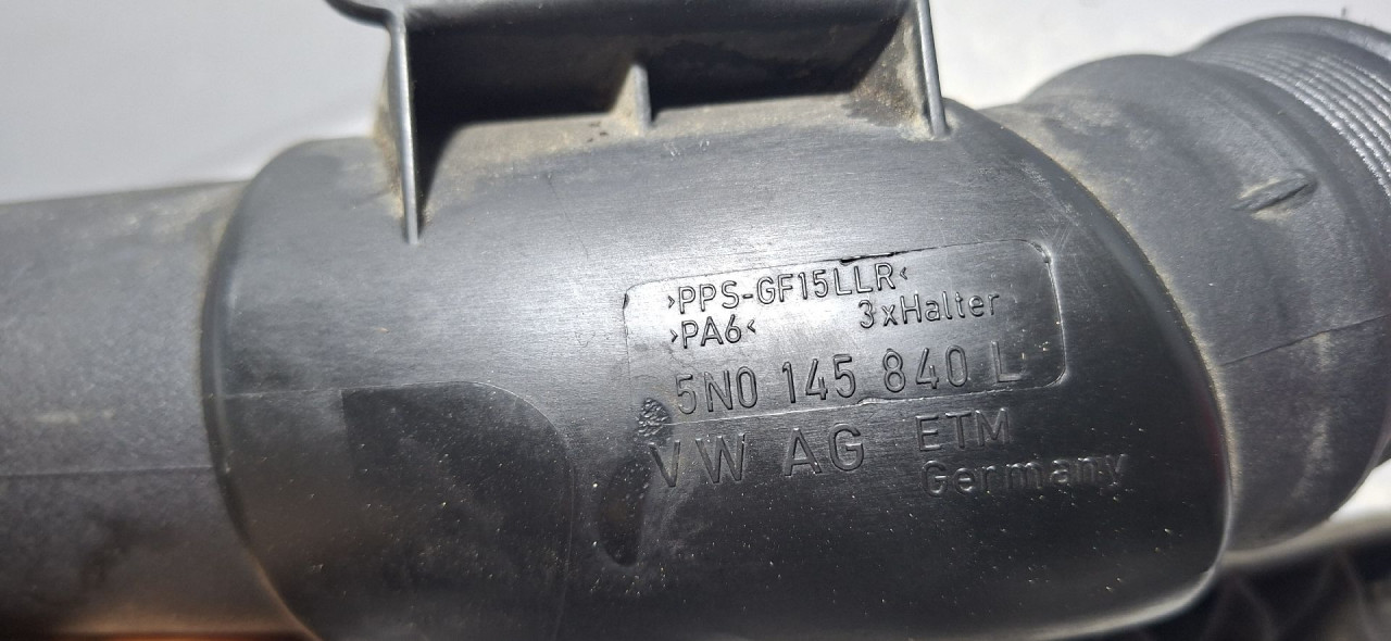 DIJELOVI CRIJEVO INTERKULERA AUDI Q3 > 11-15 2.0 5N0145840L