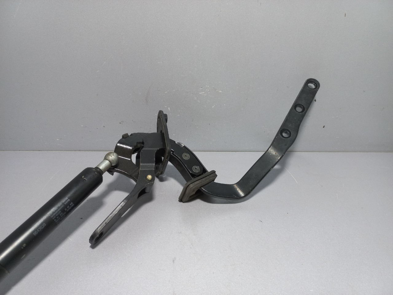DIJELOVI BAGLAMA GEPEKA VOLVO V70 > 05-07 8643158