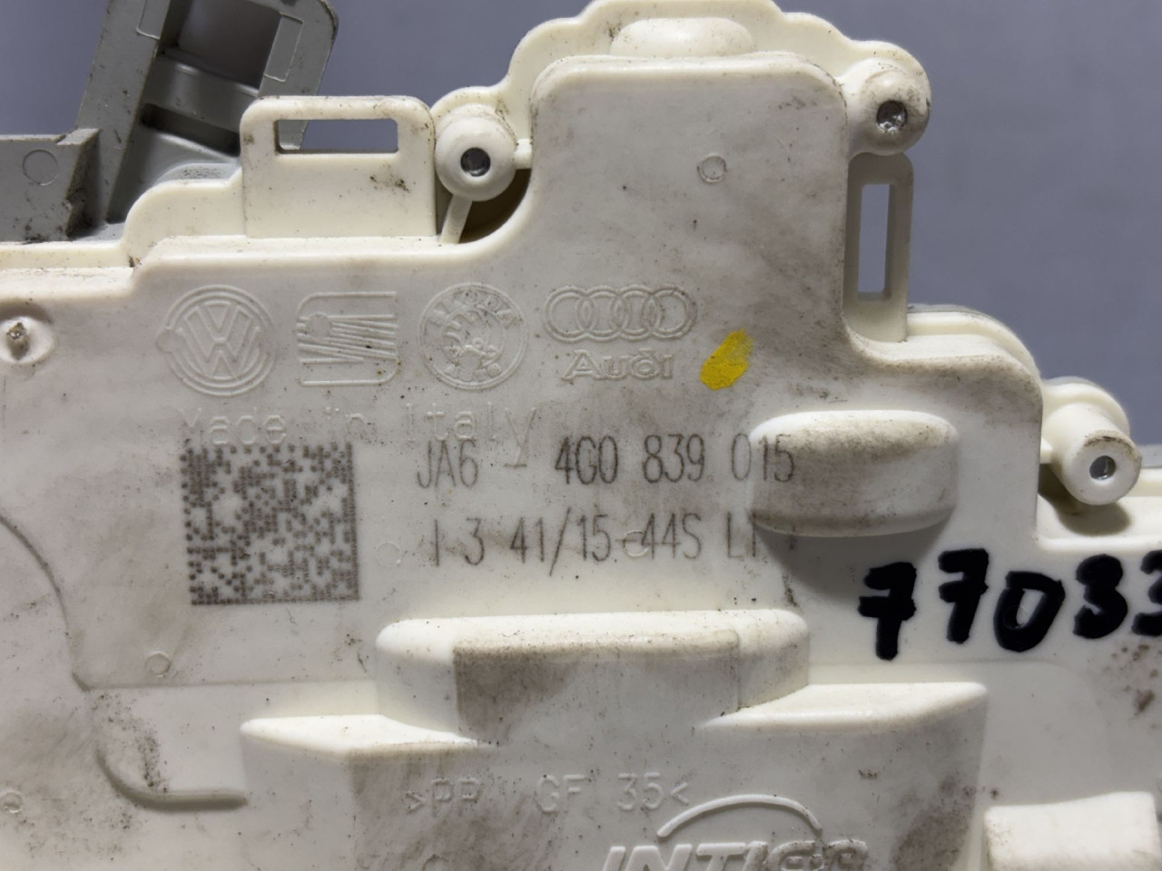 DIJELOVI BRAVA VRATA AUDI Q5 > 08-11 4G0839015