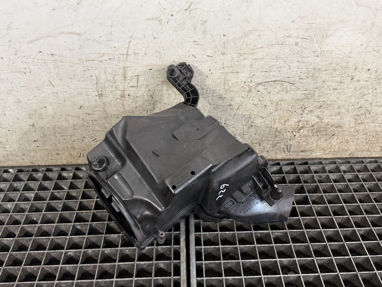 DIJELOVI KUCISTE FILTERA ZRAKA FORD KUGA > 16-19 1.5 BV619C679CB