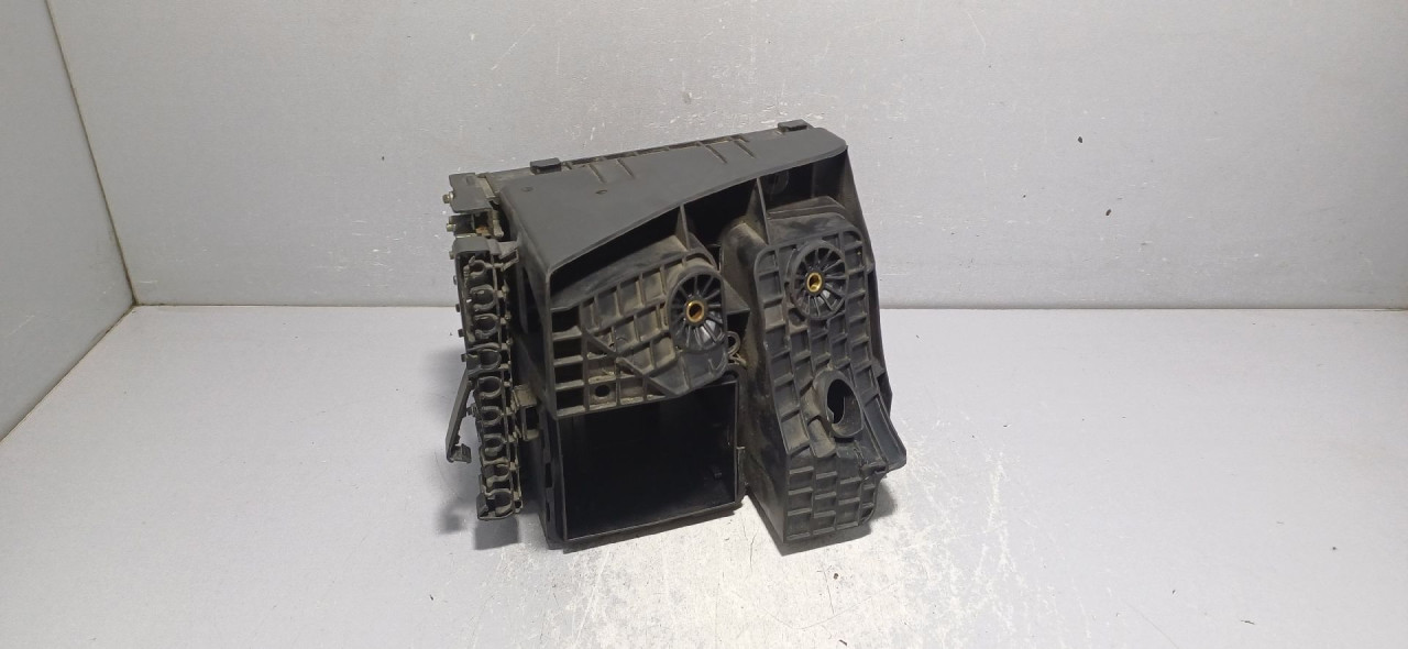 ELEKTRONIKA KUTIJA OSIGURACA VW PASSAT B6 > 05-10 3C093