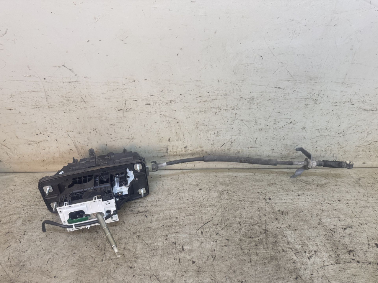 DIJELOVI SALTEBLA AUDI Q5 > 12-16 8R2713041T