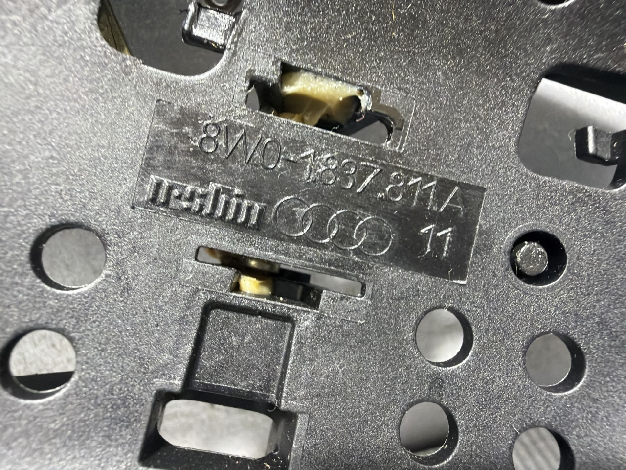 DIJELOVI RUCKA VRATA AUDI A4 (B9) > 19- 2.0 8W01837811A