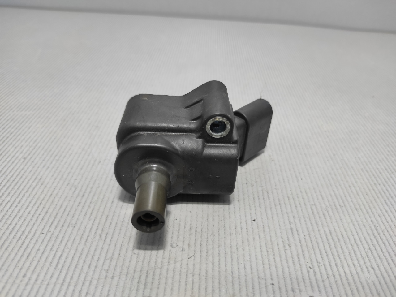 DIJELOVI BOMBINA VW GOLF 7 > 12-16 04E905110E