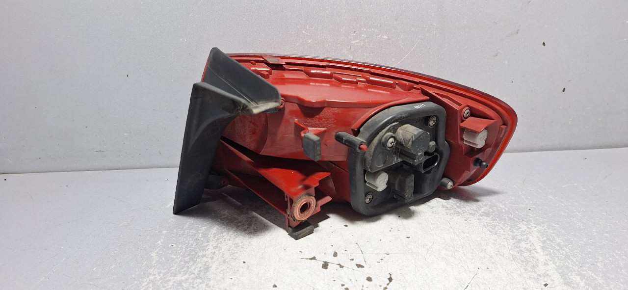STOP SVJETLO AUDI A4 (B8) > 12-15 8K5945095AA